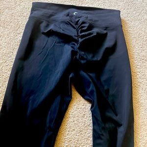 Zyia scrunchy butt leggings